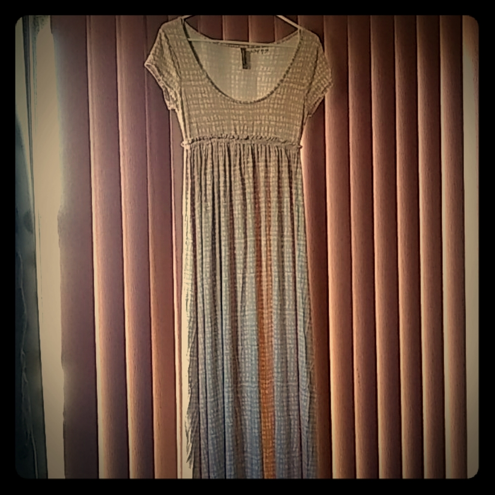 Cute maxi patterned dress